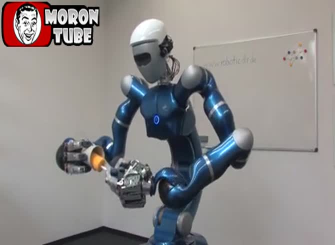 Video :A cleaning robot